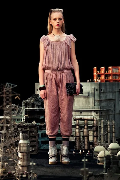 Look 3